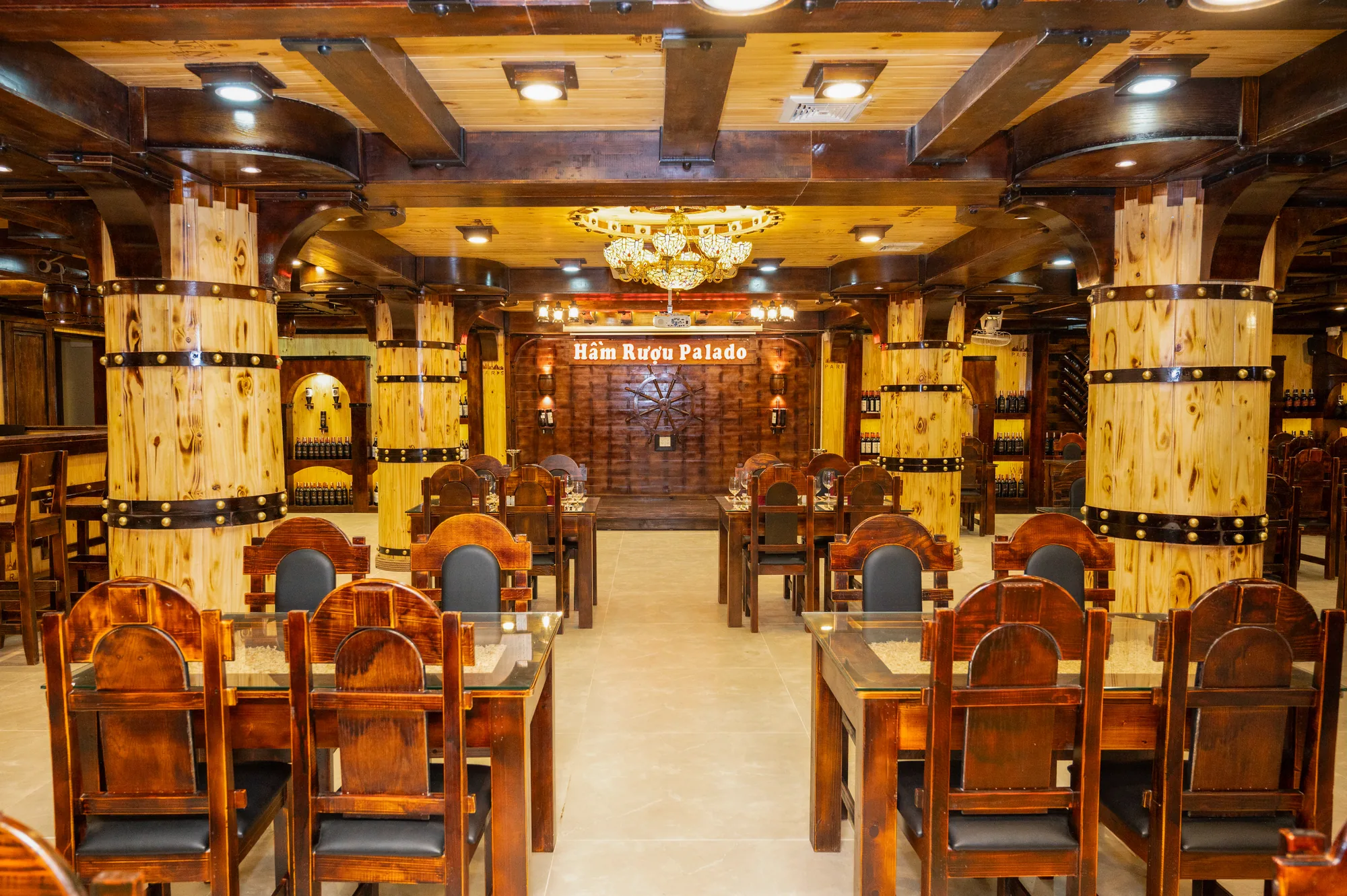 Hầm rượu Palado